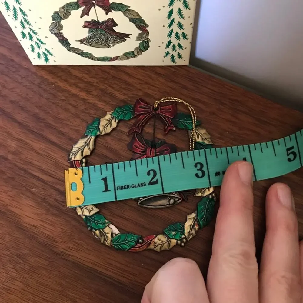 Vintage RUSS Heirloom Collection metal wreath with bow Christmas ornament